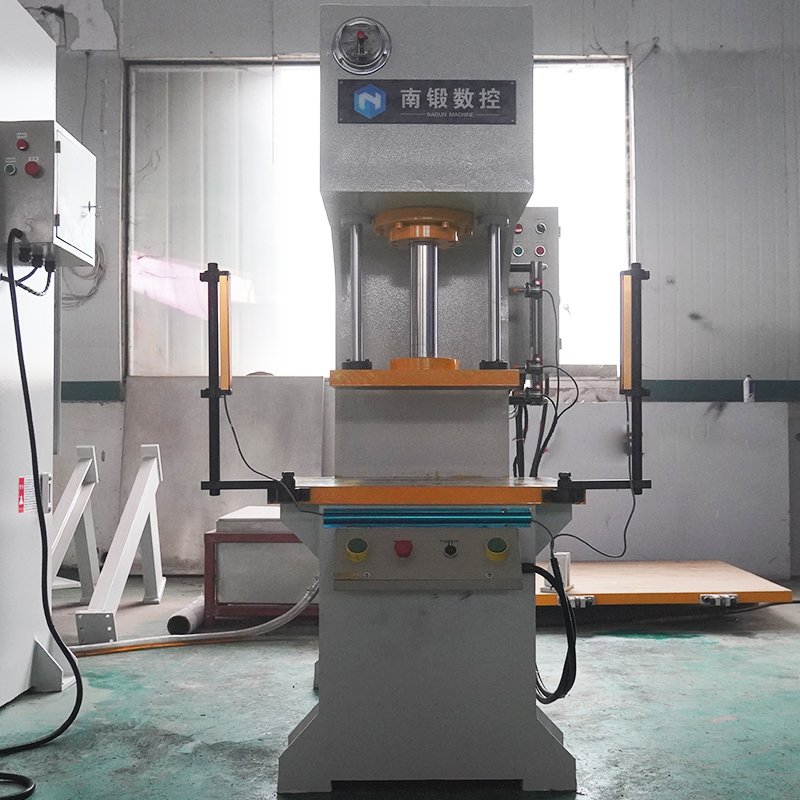 Characteristics of Single Column C-Type Hydraulic Press