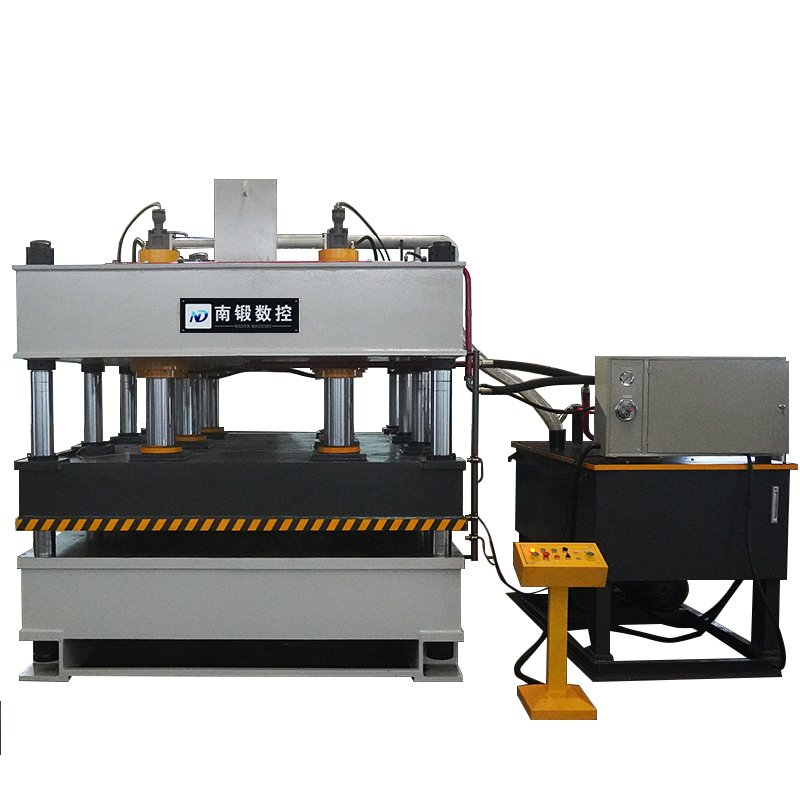 What are the top safety precautions for operating a 500-ton hydraulic press?