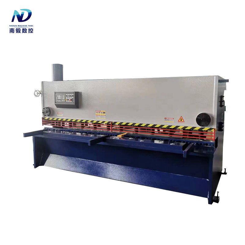What are the common problems encountered by operators when using a shearing machine?