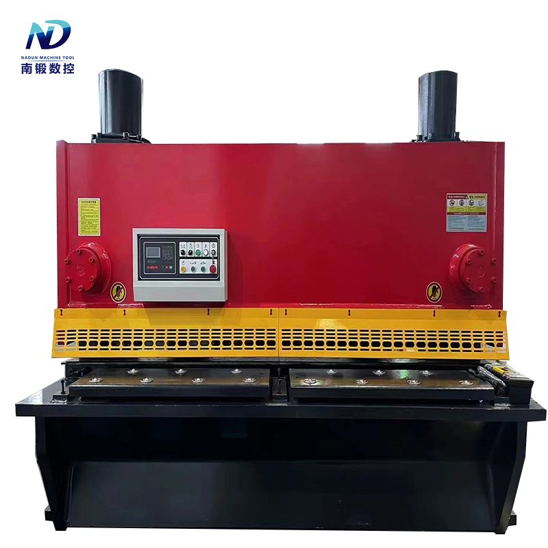 What safety precautions should shearing machine operators follow?