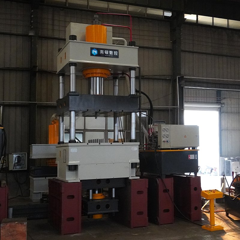 Metal deep drawing press